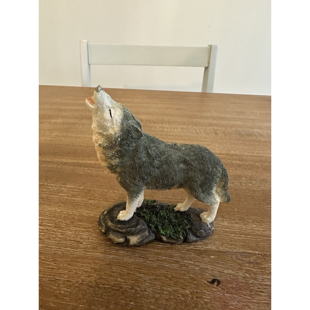Grey Wolf Hollowing Resin Figurine Nature